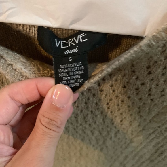 Brown Sweater - Picture 2 of 2